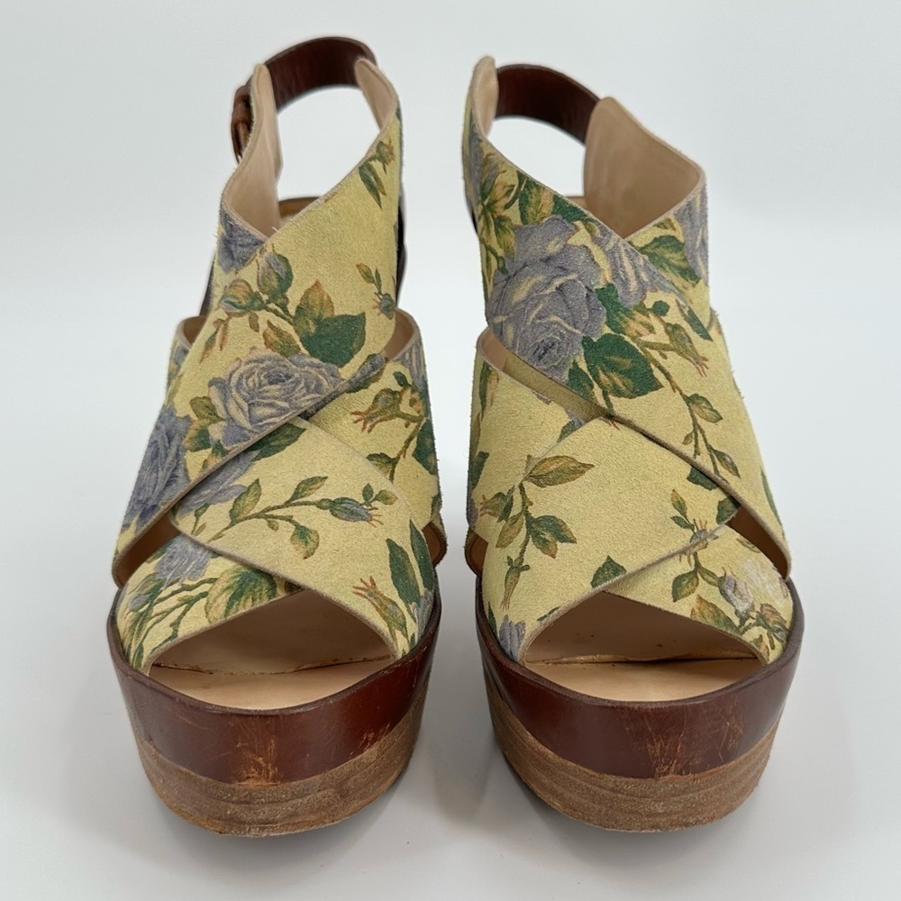 Women’s Floral Yellow Leather-Trim Platform Sandal - Picture 3 of 16